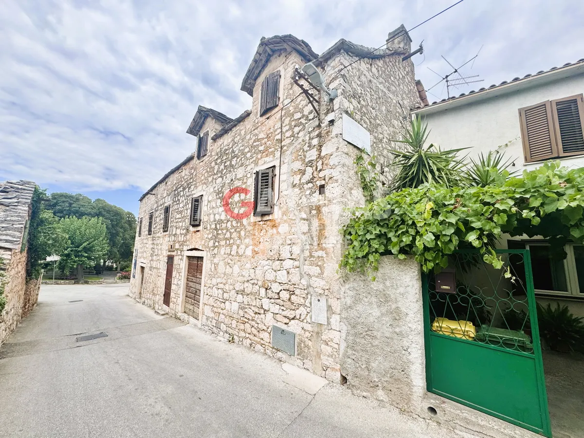 Kuća - Supetar, 462m2