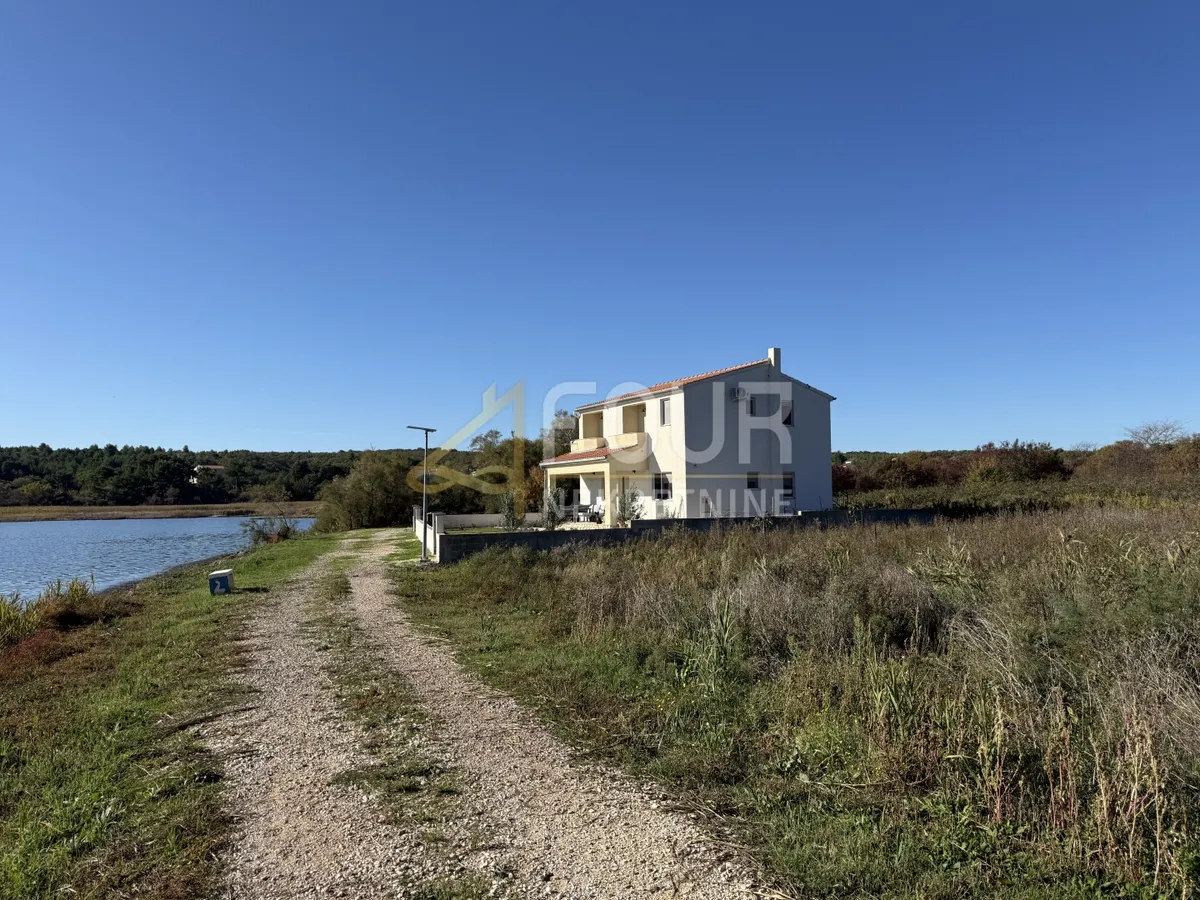 Kuća - Posedarje, 190m2