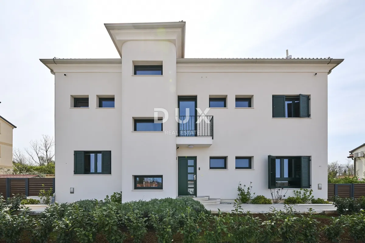 Kuća - Umag, 373m2