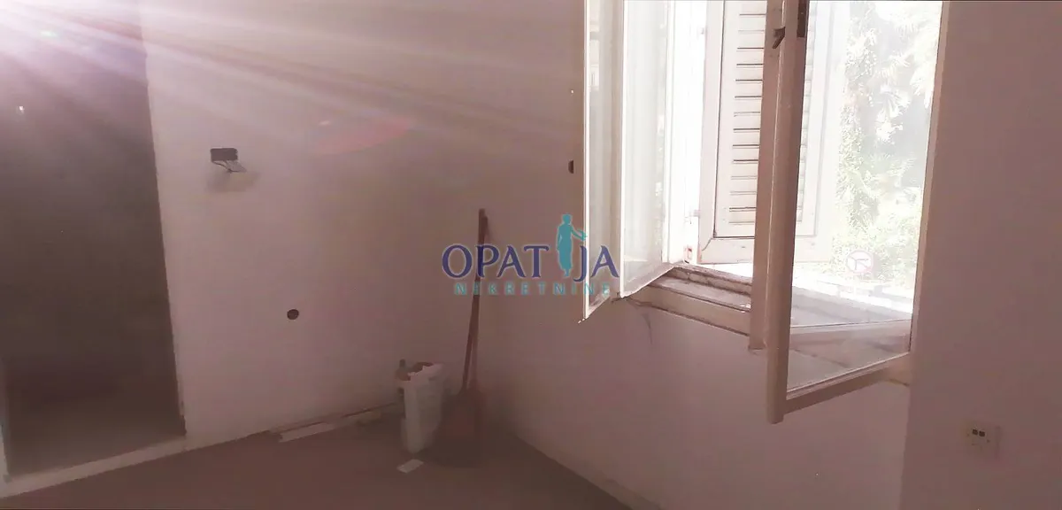Poslovni Prostor - Opatija, 25m2