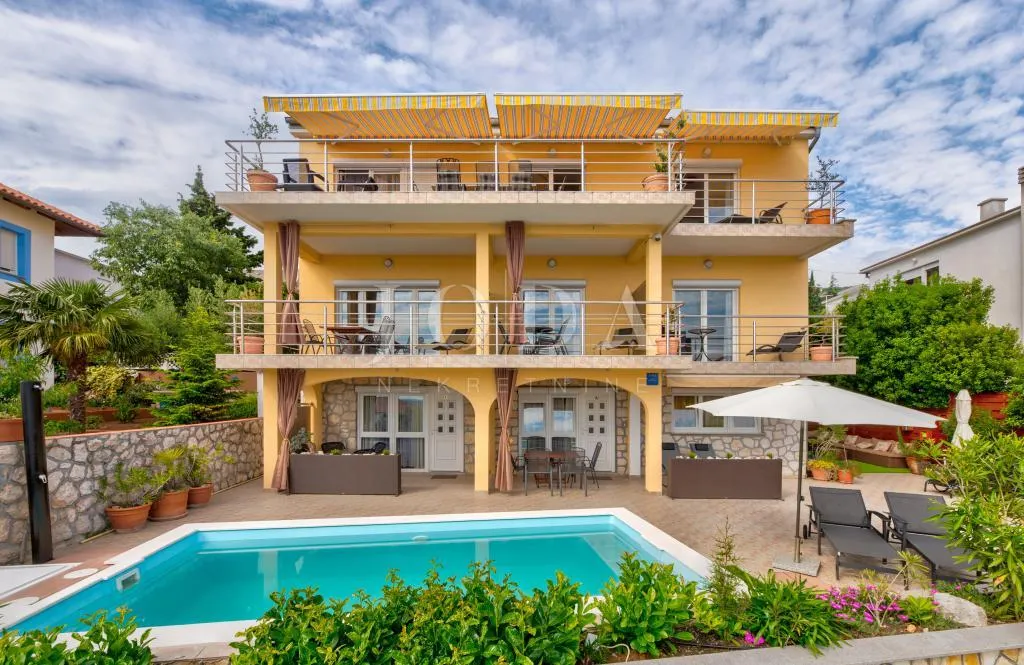 House - Crikvenica, 350m2