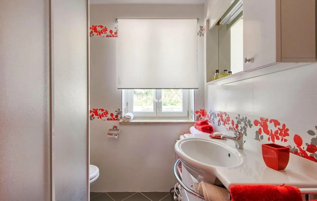 House - Labin, 210m2