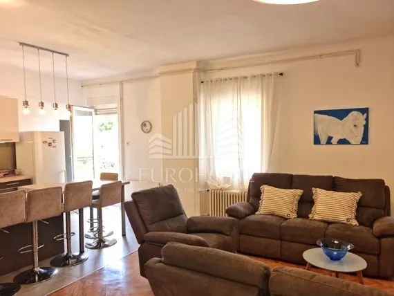 Kuća - Donji Grad, 322m2