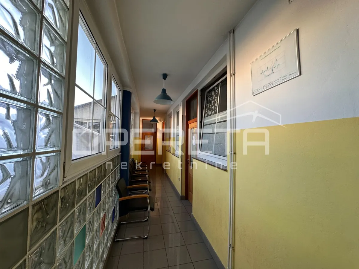 Poslovni Prostor - Šmidhenova, Samobor, Samobor, 200m2