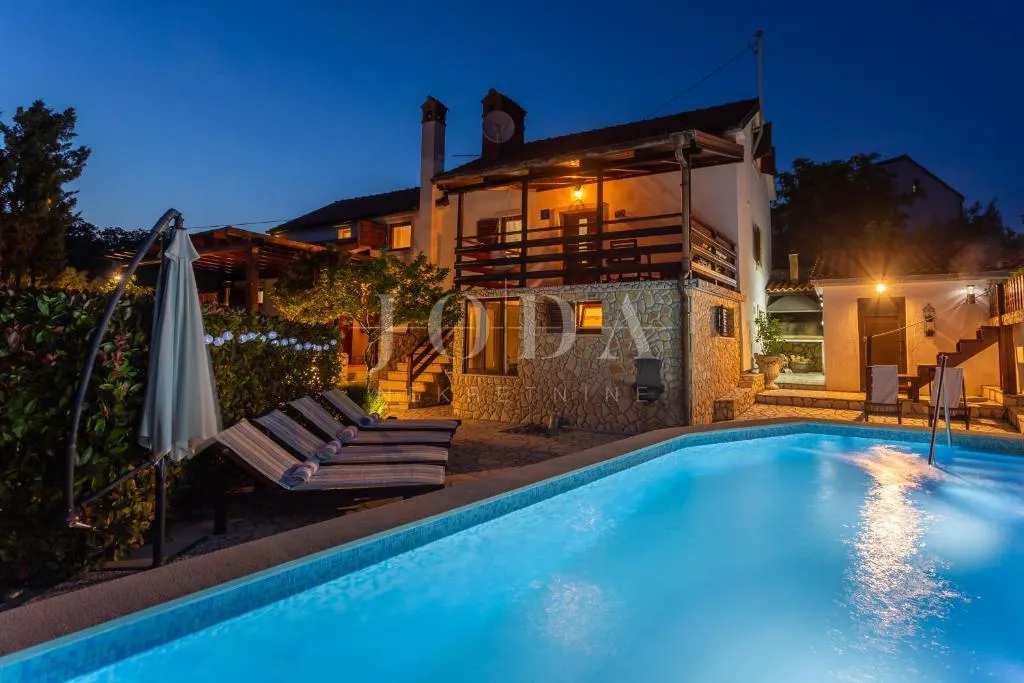 Kuća - Vrbnik, 205m2