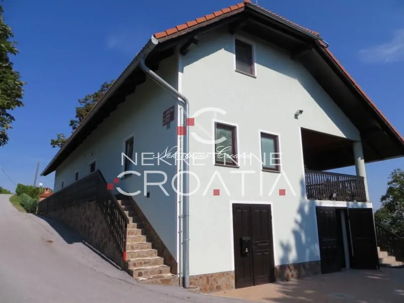 Poslovni Prostor - Donja Voća, 526m2