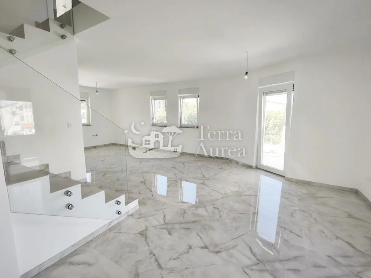 Kuća - Malinska-Dubašnica, 120m2