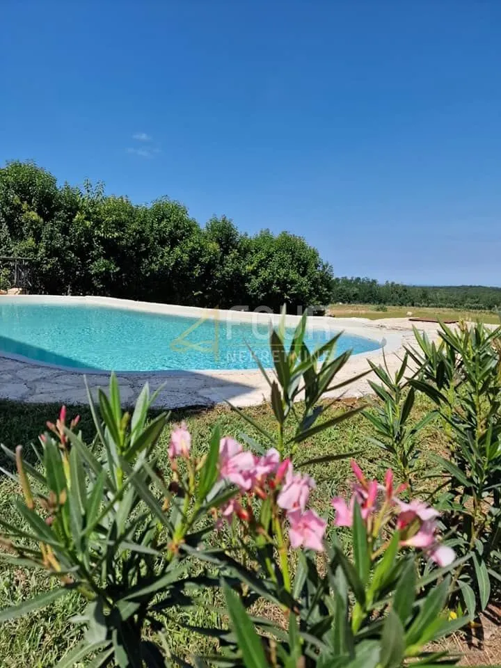 Kuća - Kaštelir-Labinci, 220m2
