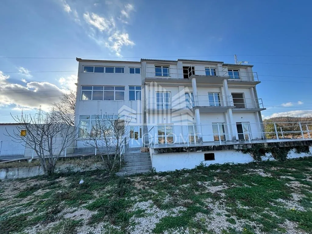 Poslovni Prostor - Šibenik - Okolica, 800m2