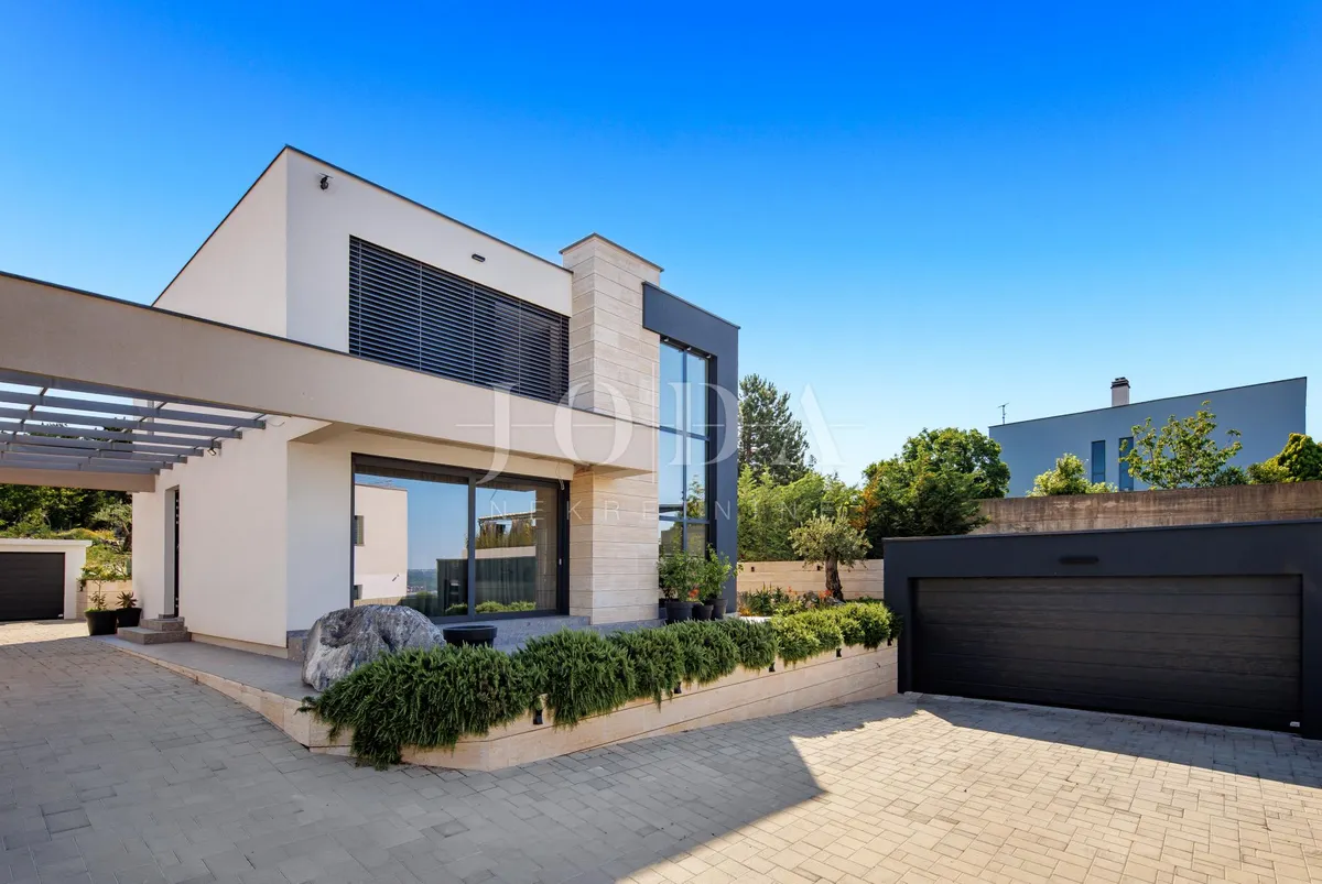 Kuća - Crikvenica, 200m2