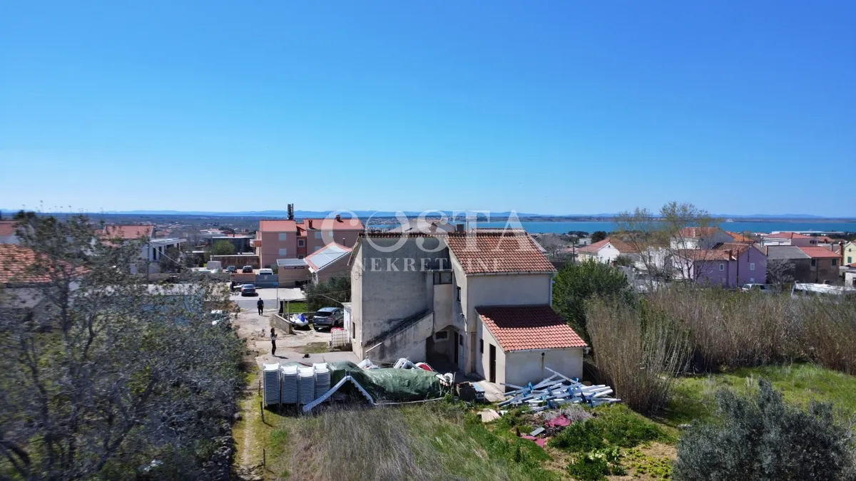 Kuća - Vrsi, 160m2