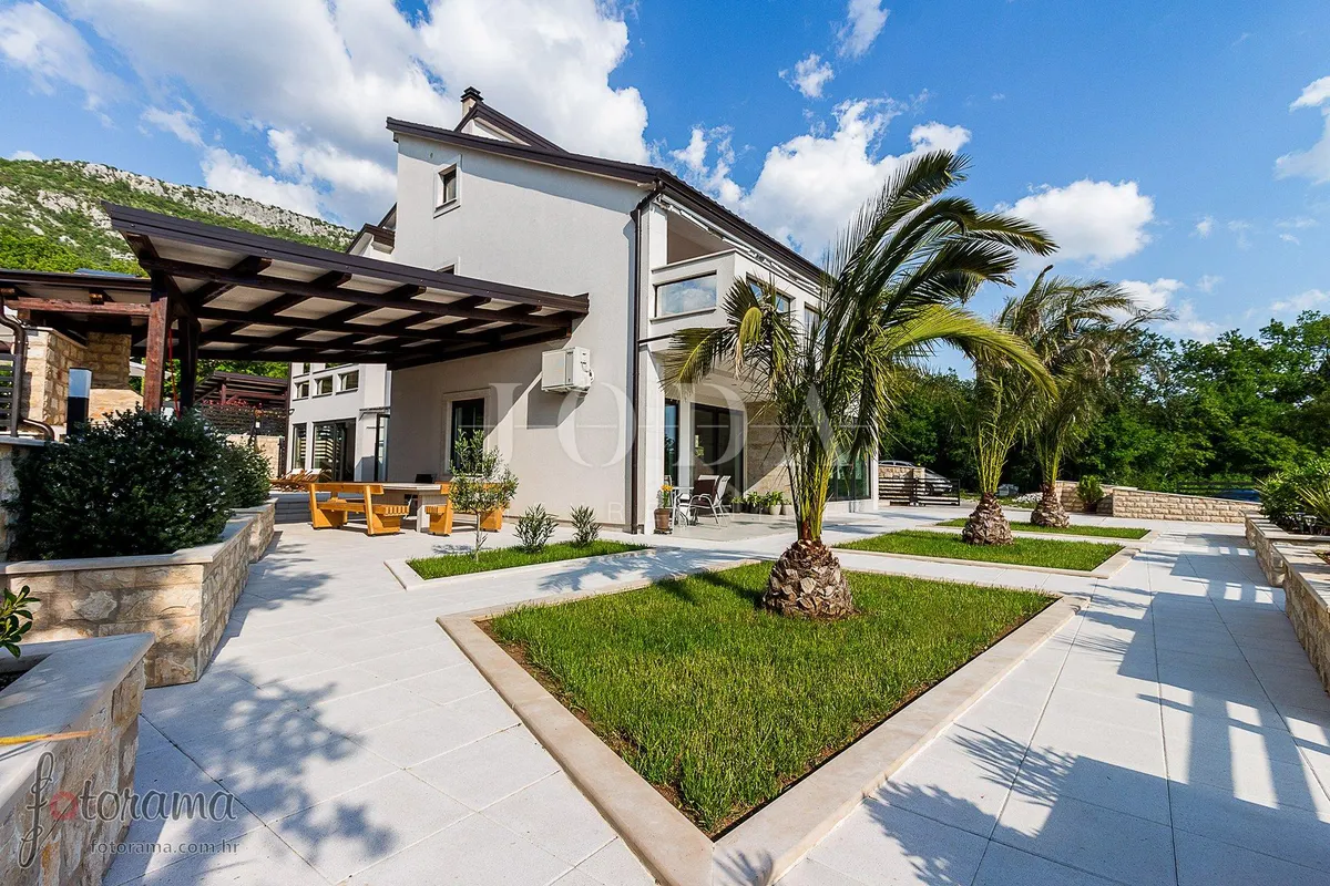 Kuća - Crikvenica, 350m2