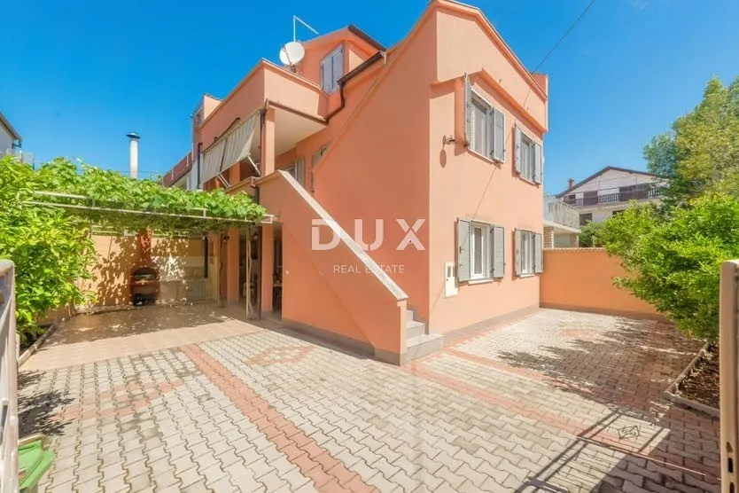 House - Biograd na Moru, 210m2