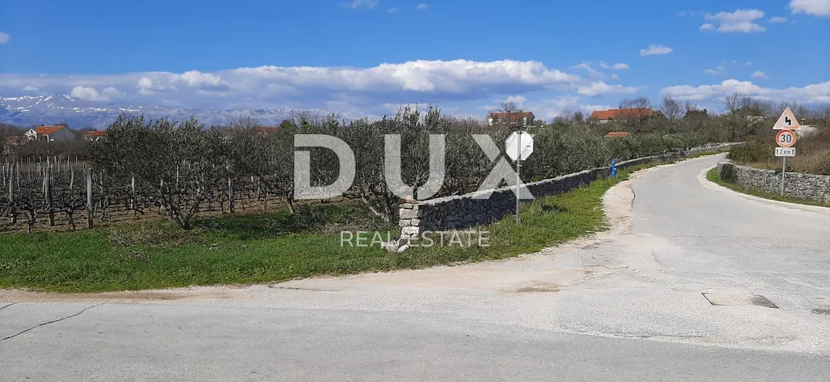 Zemljište - Novigrad, 1080m2