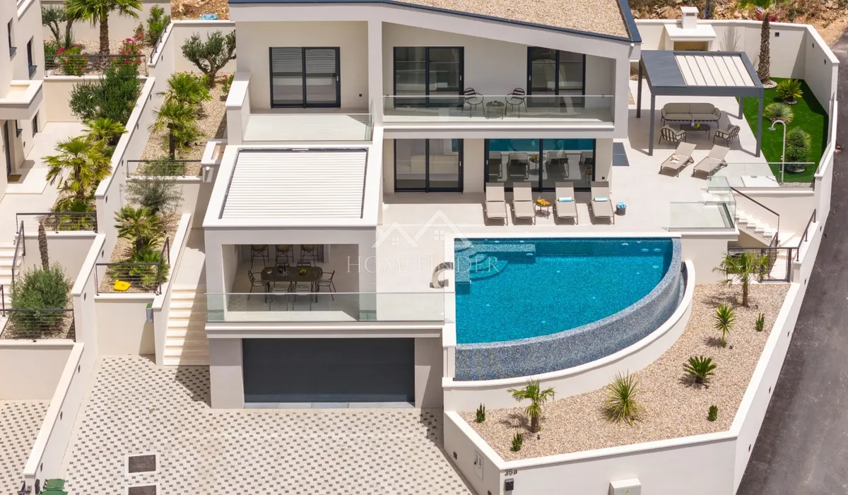 House - Podstrana, 327m2