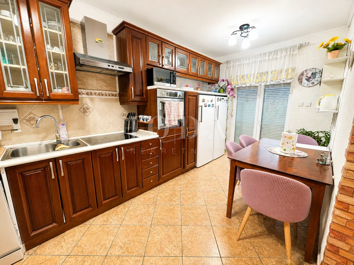 Kuća - Kastav, 250m2