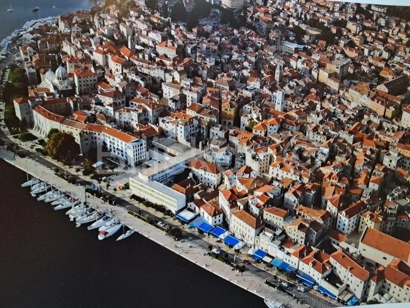 Commercial Space - Grad, Šibenik, 73m2