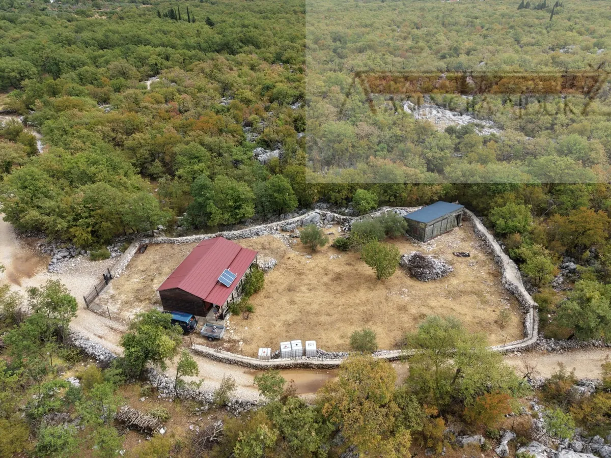 Kuća - Šestanovac, 56m2