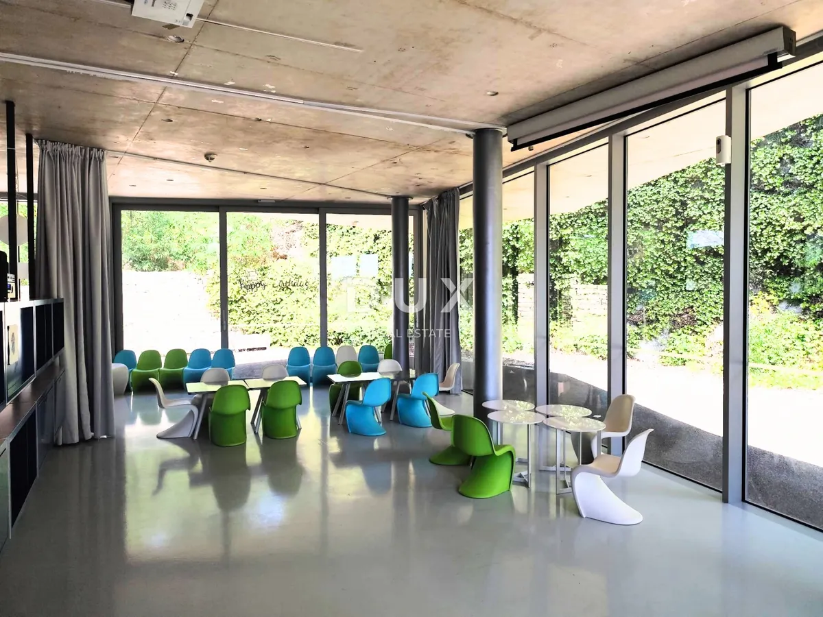 Poslovni Prostor - Šibenik, 104m2