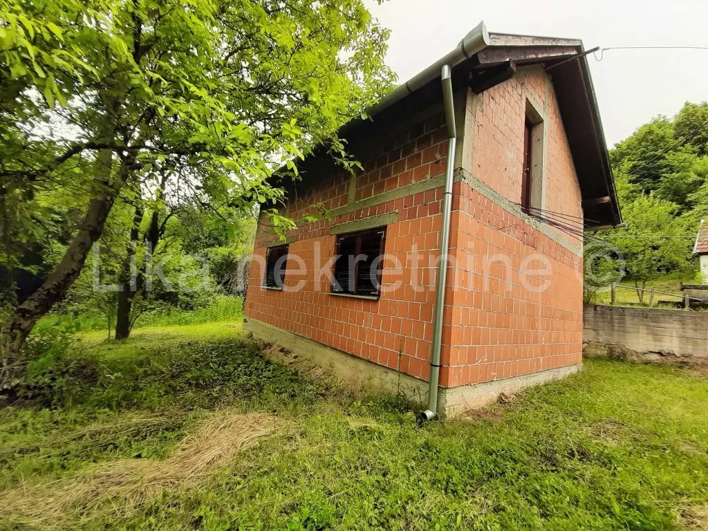Kuća - Otočac, 150m2
