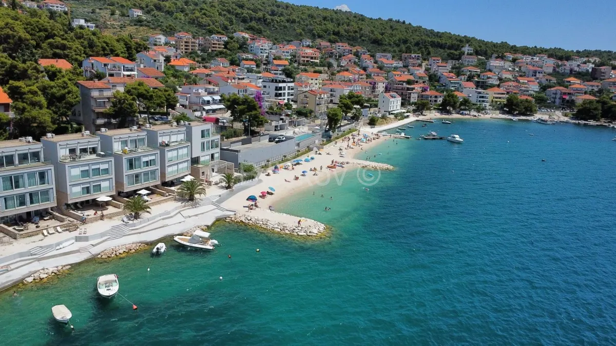 Kuća - Trogir, 460m2