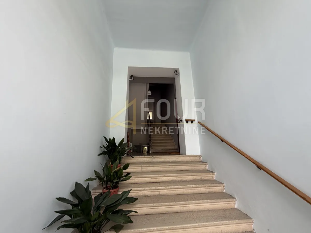 Stan - Pula, 210m2
