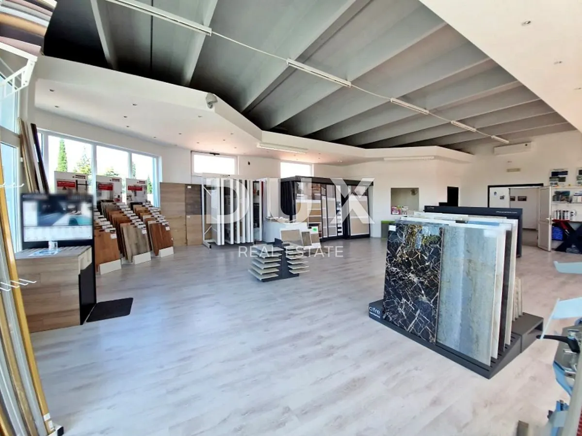 Poslovni Prostor - Labin, 296m2