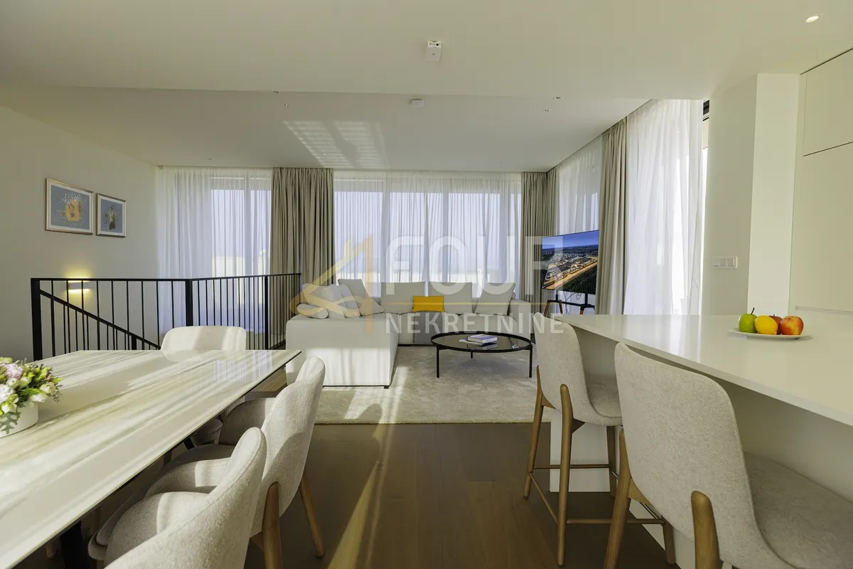 Kuća - Umag, 263m2