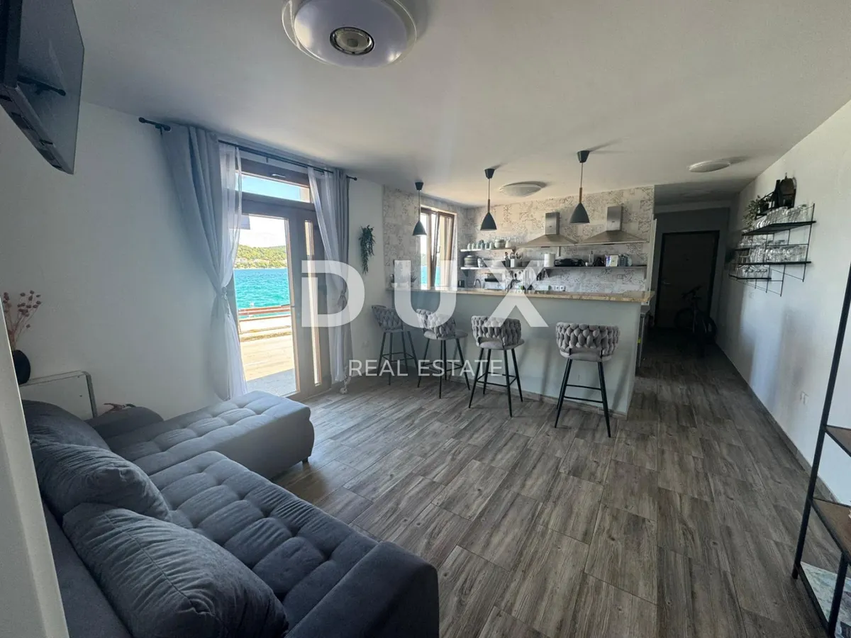 Poslovni Prostor - Tisno, 69m2