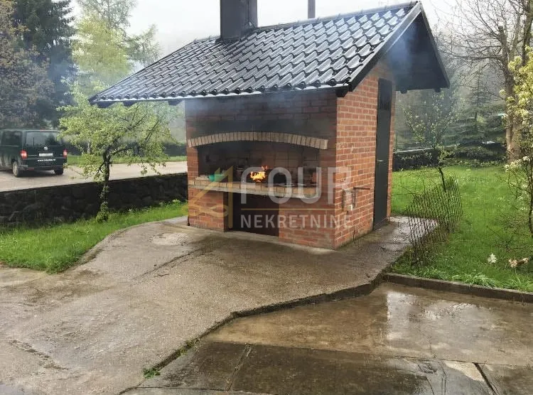Poslovni Prostor - Delnice, 200m2