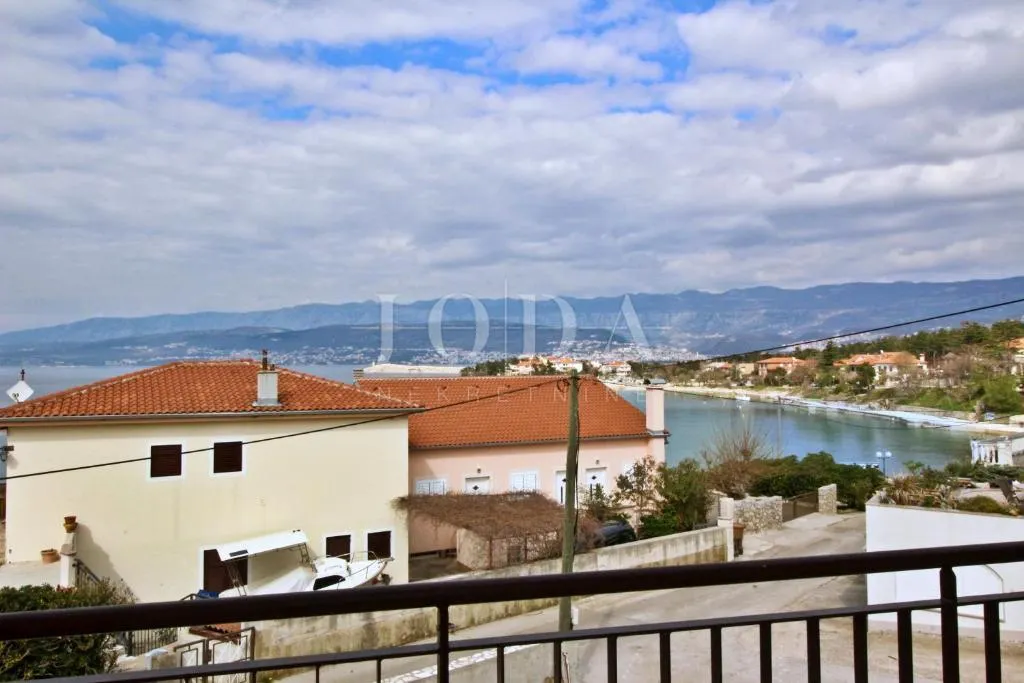 Kuća - Dobrinj, 250m2