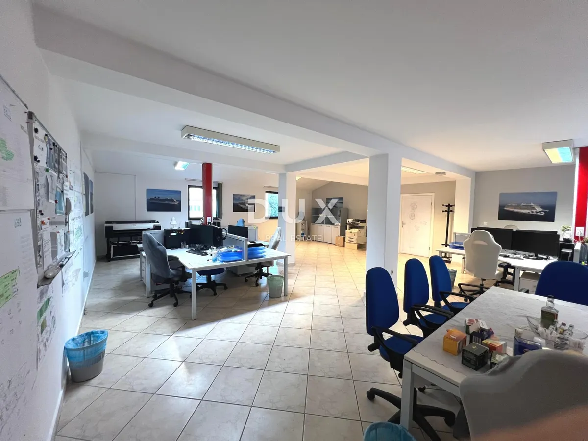 Poslovni Prostor - Pula, 150m2
