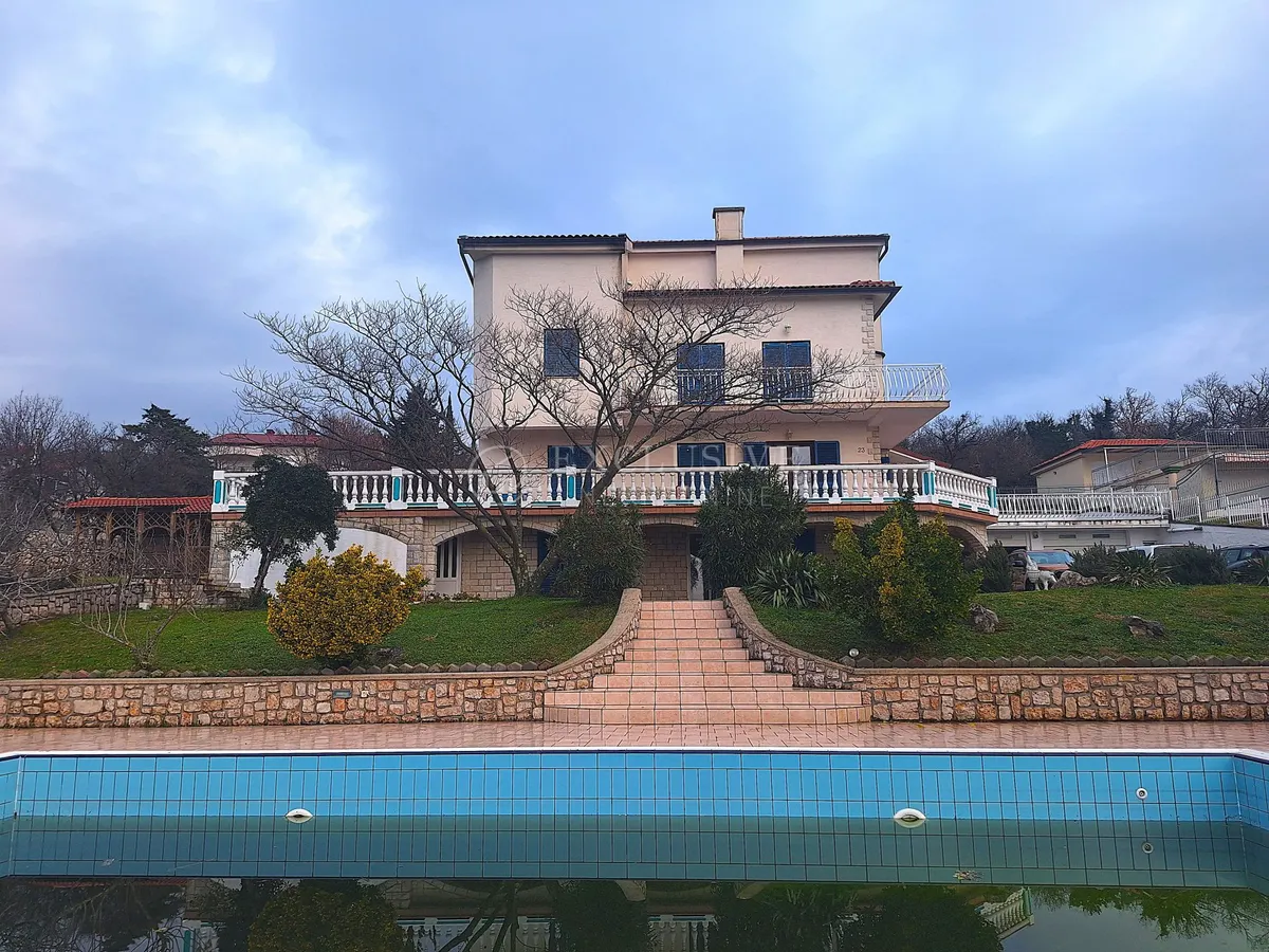 House - Crikvenica, 400m2
