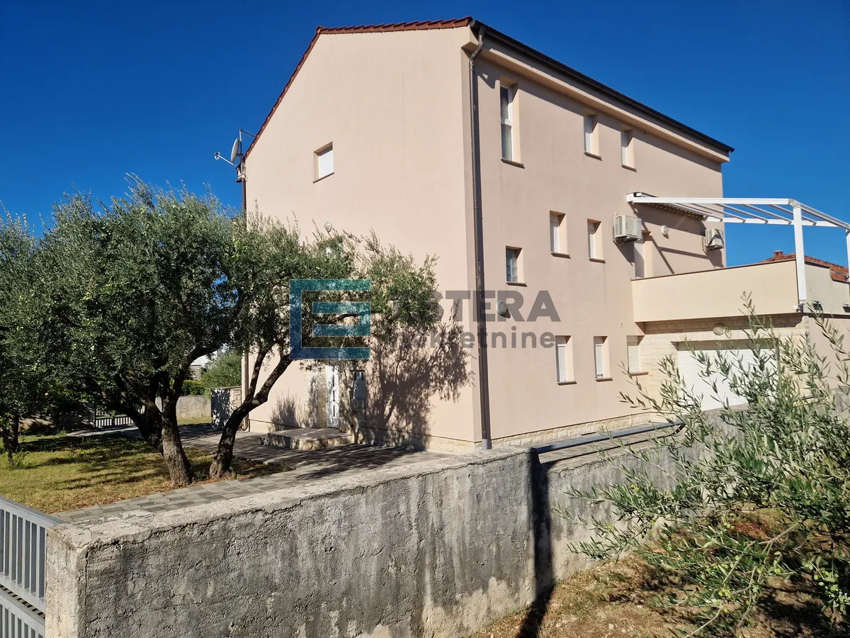 Kuća - Biograd na Moru, 300m2