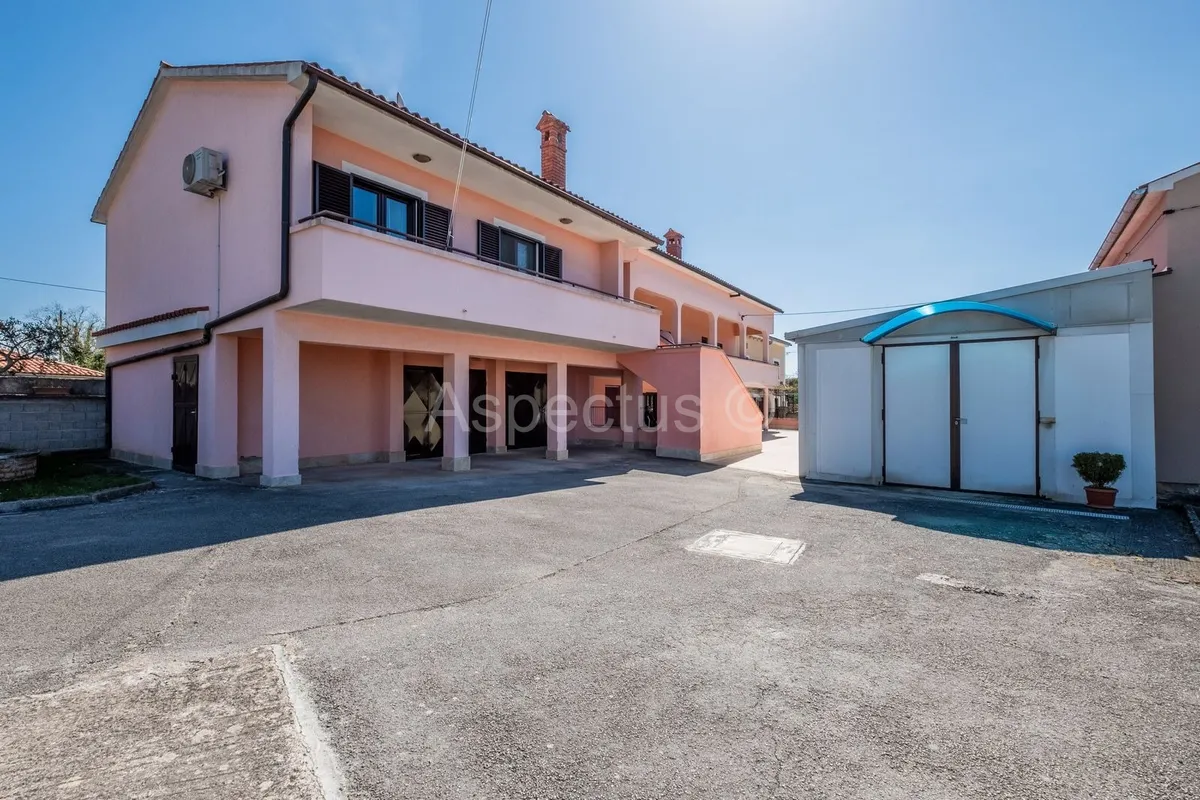 House - Svetvinčenat, 266m2