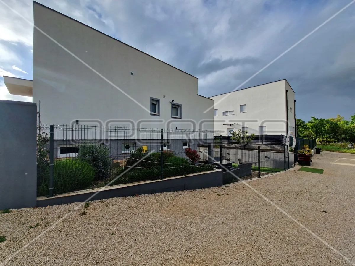 Kuća - Vodnjan bb, Vodnjan, Vodnjan, 402m2