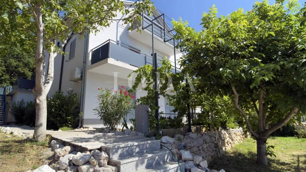 Kuća - Vinodolska Općina, 220m2