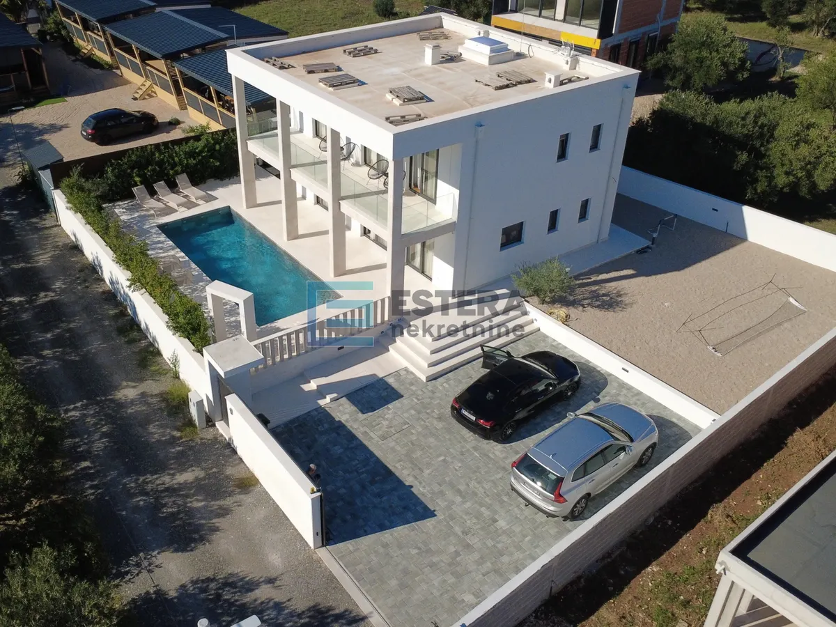 Kuća - Sveti Filip i Jakov, 166m2