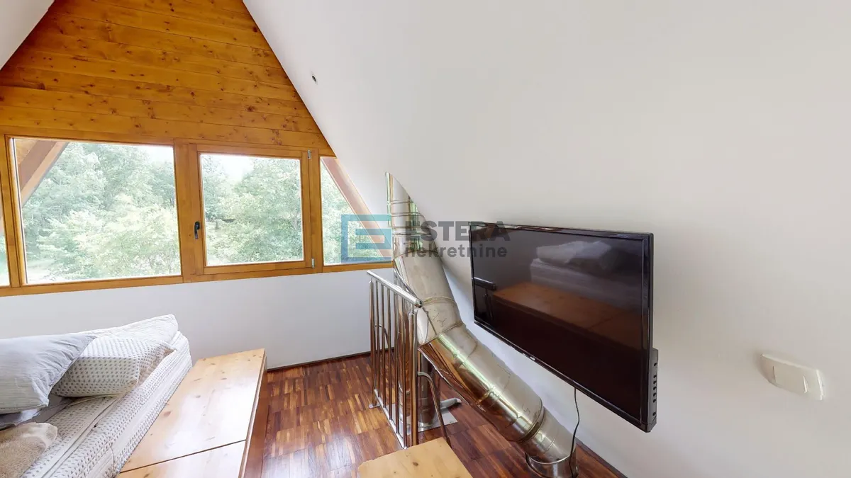 Kuća - Udbina, 220m2