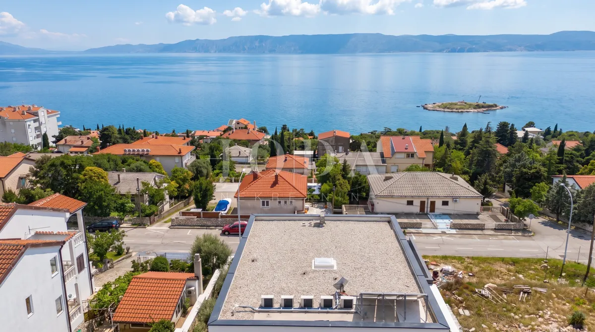 Kuća - Novi Vinodolski, 400m2