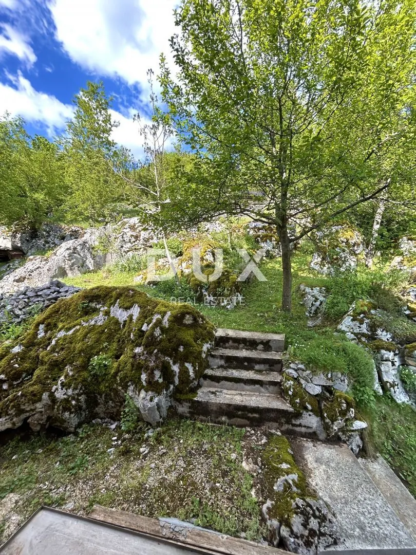 Kuća - Otočac, 100m2