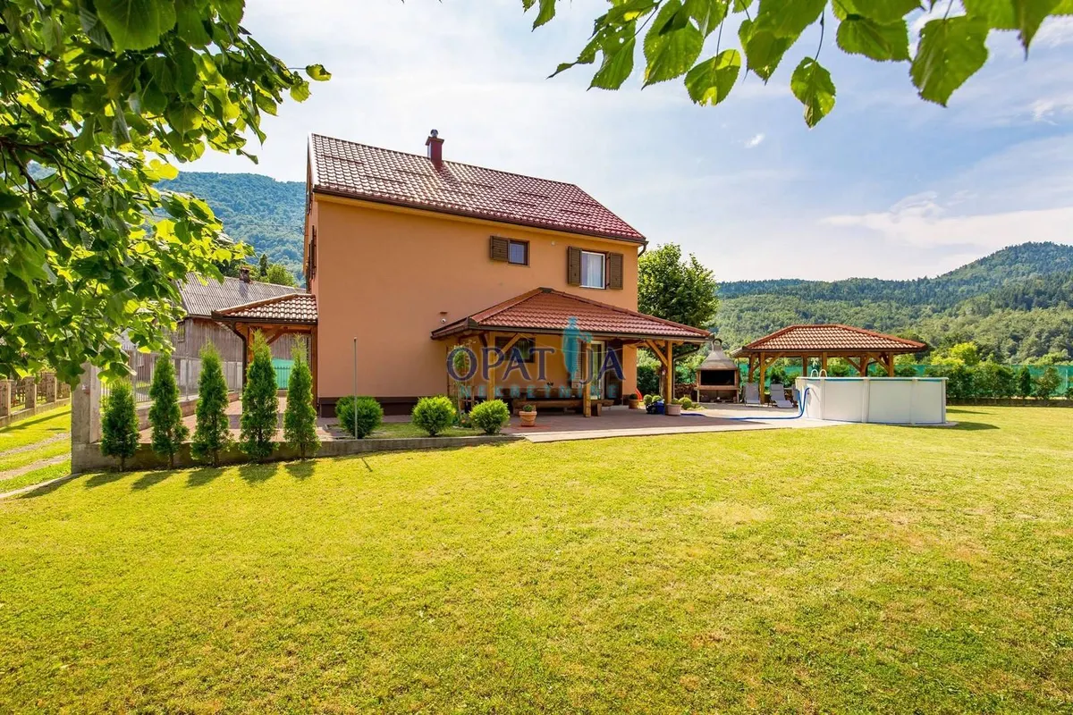 Kuća - Ogulin, 320m2