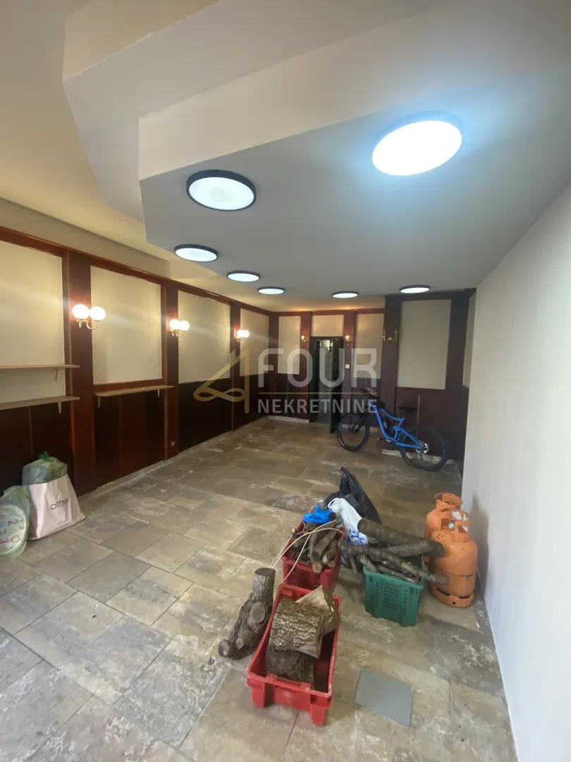 Poslovni Prostor - Poreč, 40m2