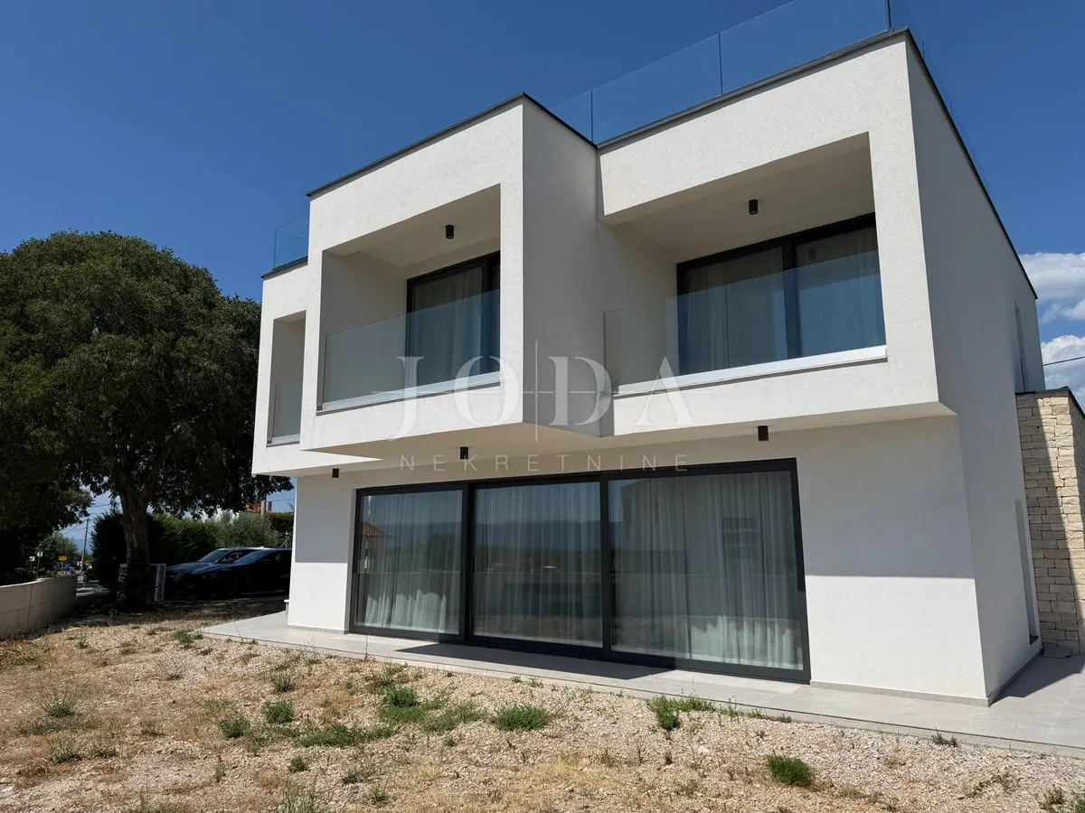 Kuća - Malinska-Dubašnica, 330m2