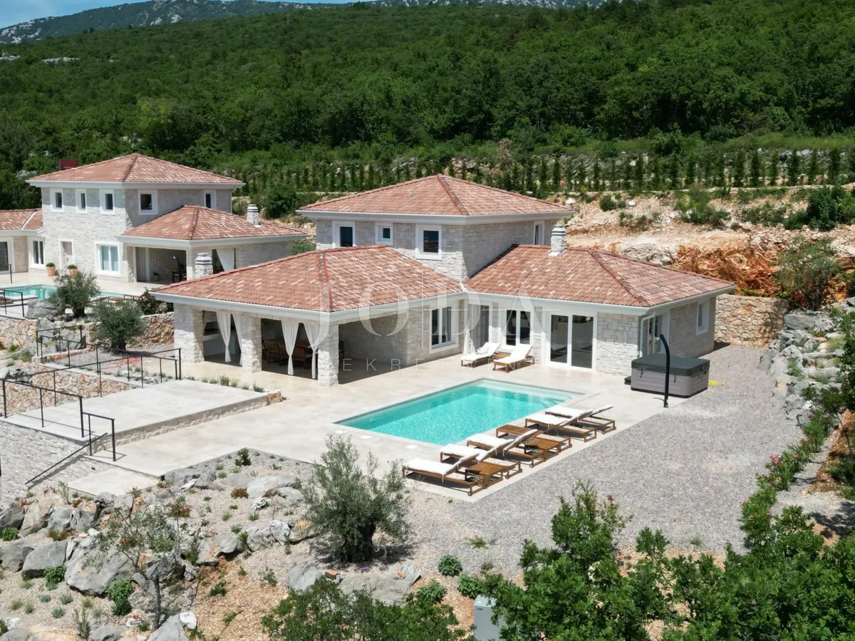 House - Crikvenica, 200m2