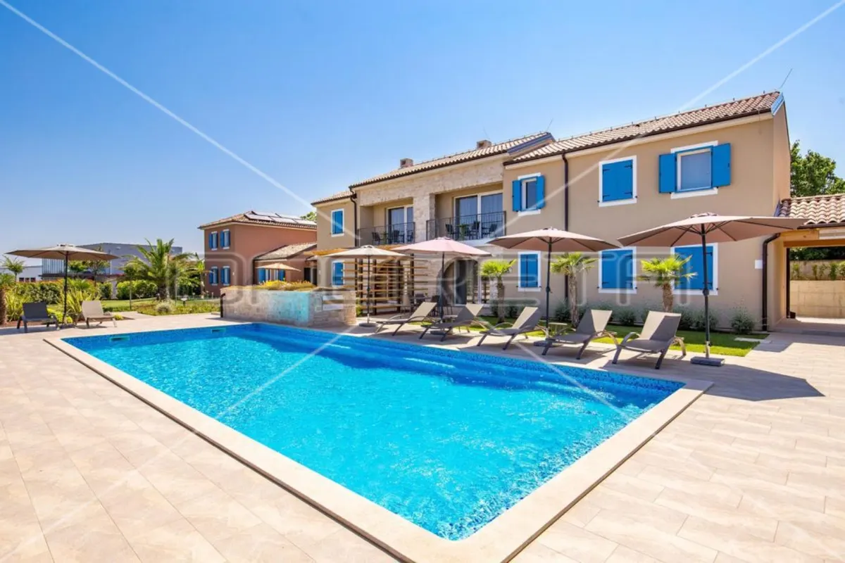 Zgrada - Poreč, Poreč, Poreč, 2051m2