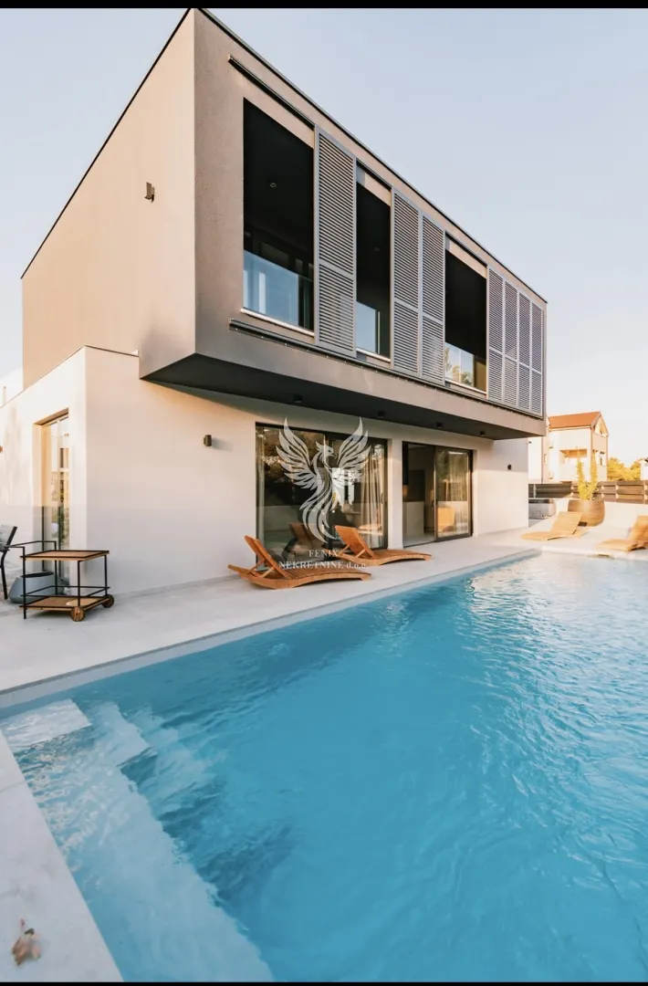 Kuća - Vodice, 200m2
