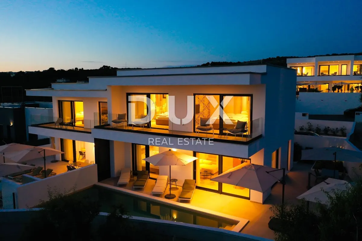 Kuća - Novalja, 302m2