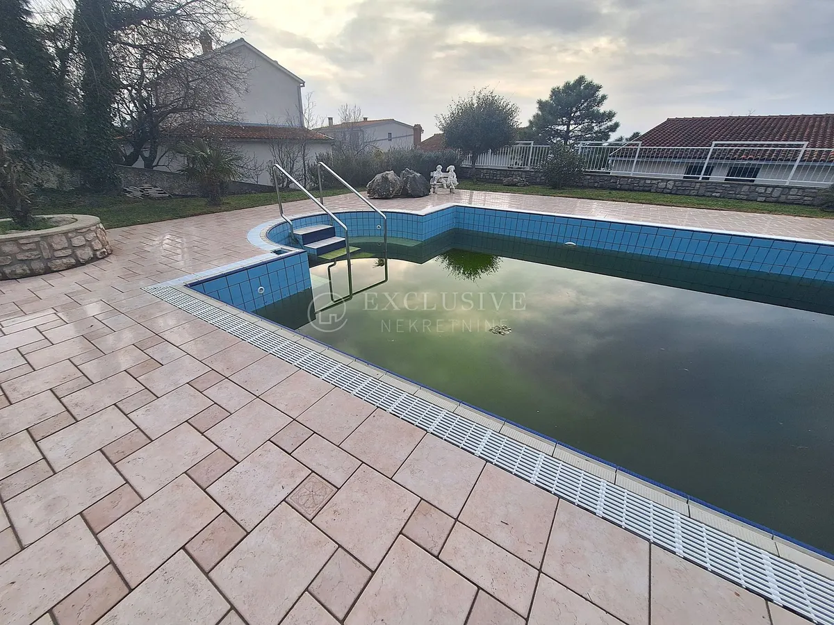 House - Crikvenica, 400m2