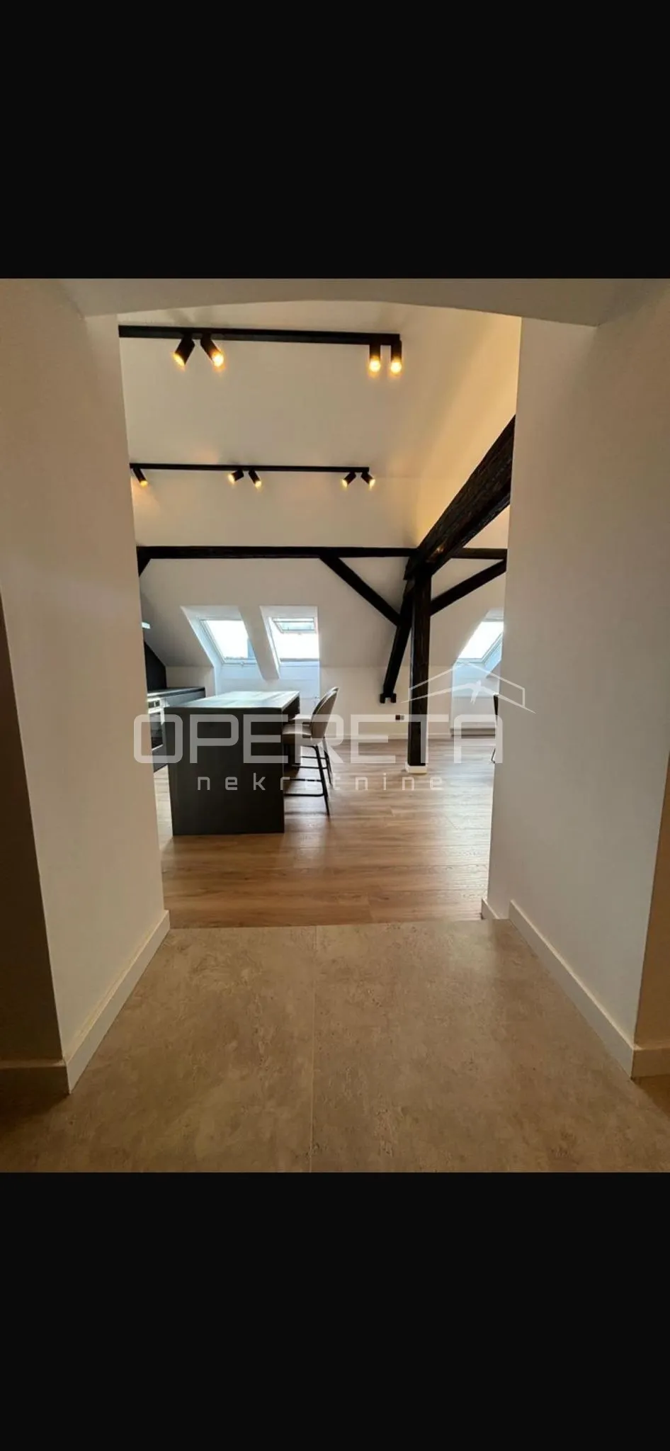 Stan - Trg žrtava fašizma, Centar, Zagreb, 100m2